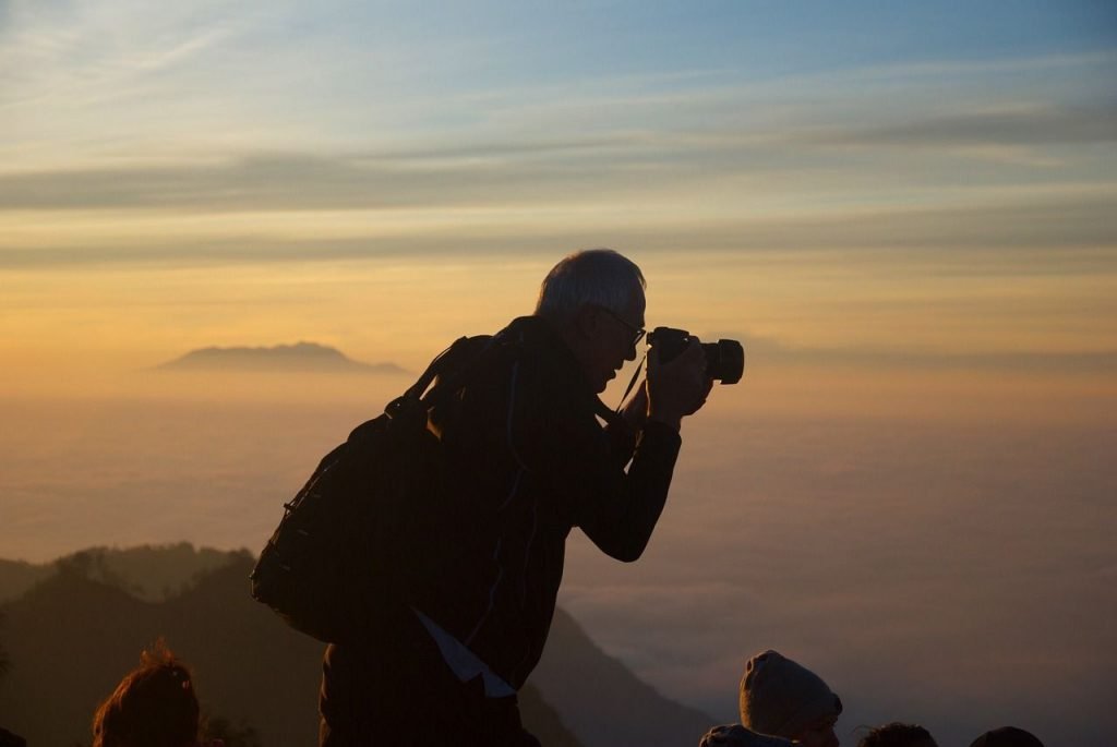 9 Jobs that Makes You Fly Around the World » Trending Us