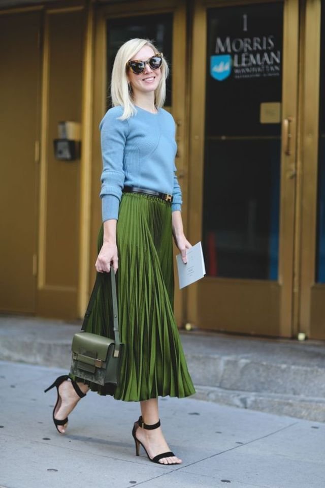 Large_fustany fashion style_ideas street_style looks outfits pleated_skirts 10