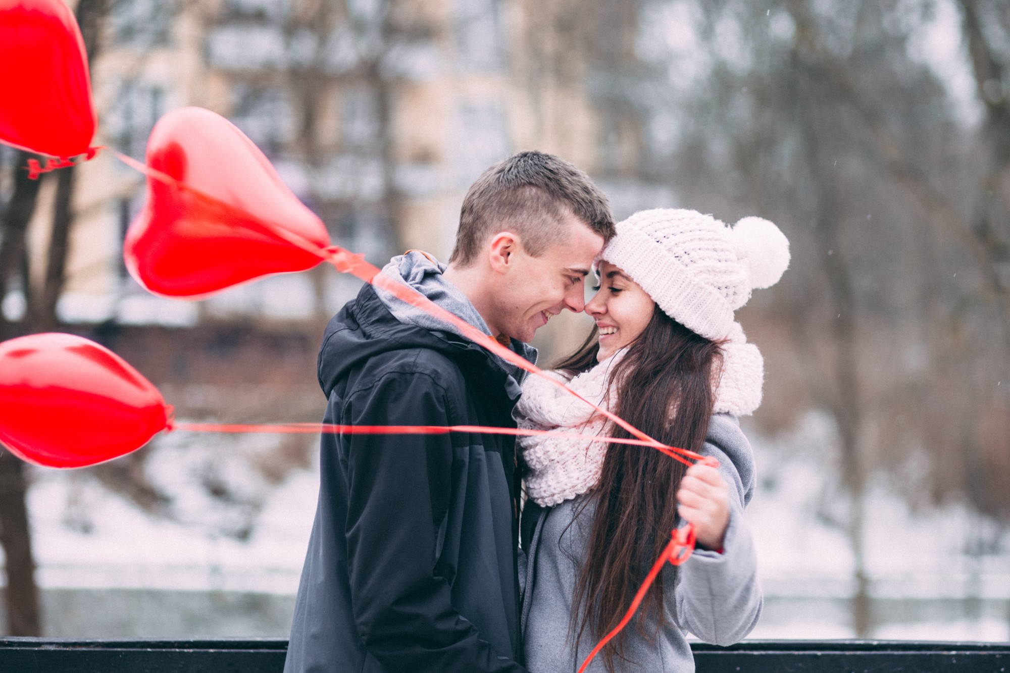 Cozy Up With These 12 Cute Winter Date Ideas Trending Us