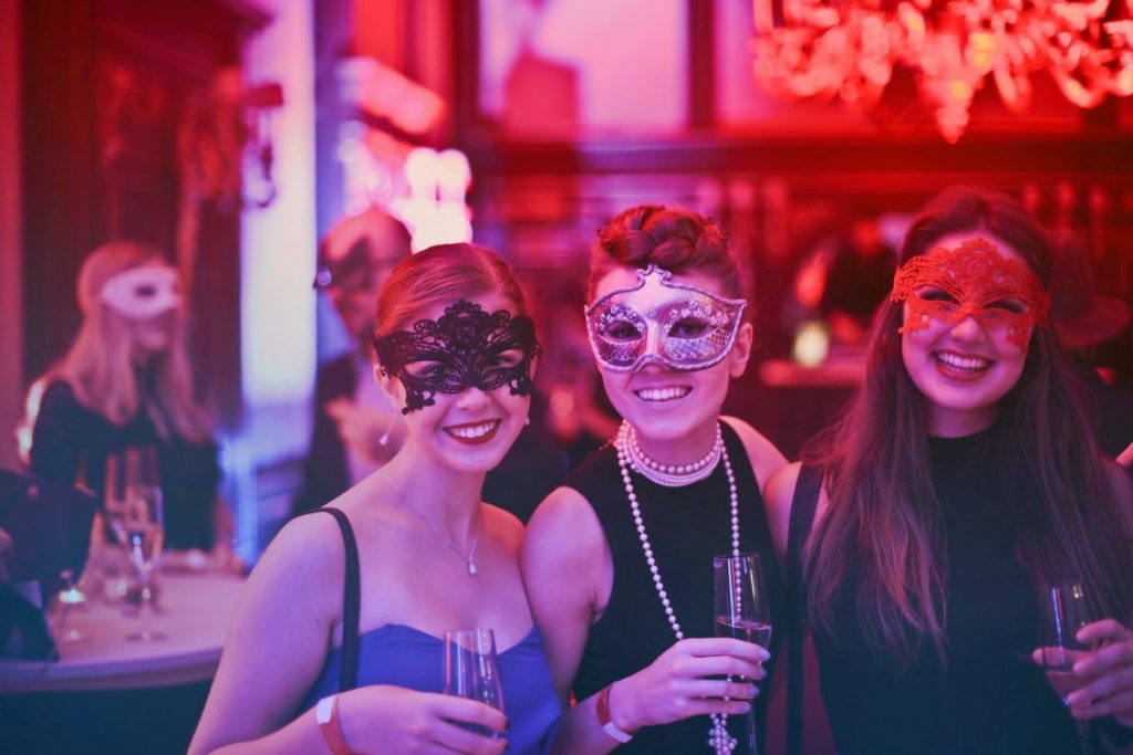 9 Fun Things To Do On Nightout For Everyone » Trending Us