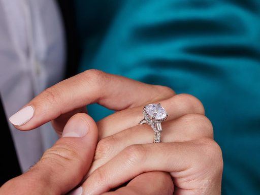 Diamond engagement rings – with clarity