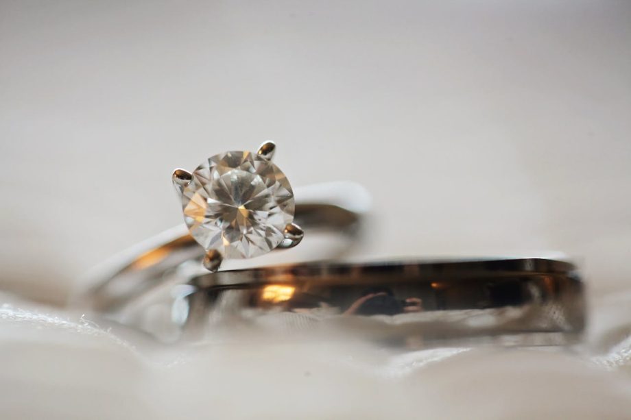 How to evaluate lab grown diamond rings