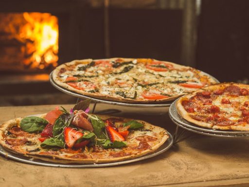 Smart pizza vending machines